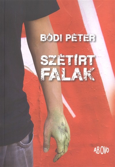 SZÉTÍRT FALAK